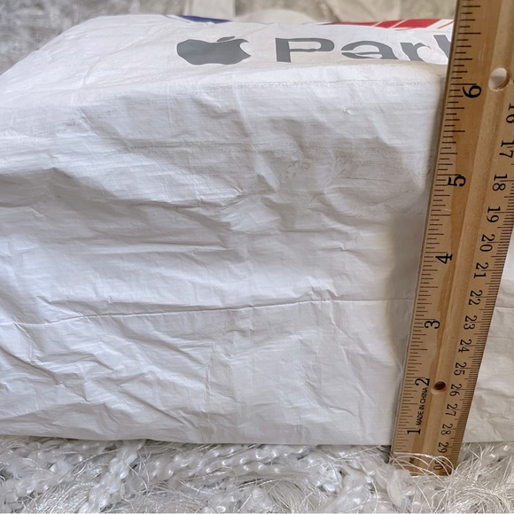 APPLE Park Tote - Picture 4 of 5